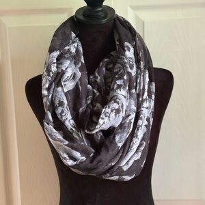 Women's Infinity Scarf | Ardene | Black and Grey Roses